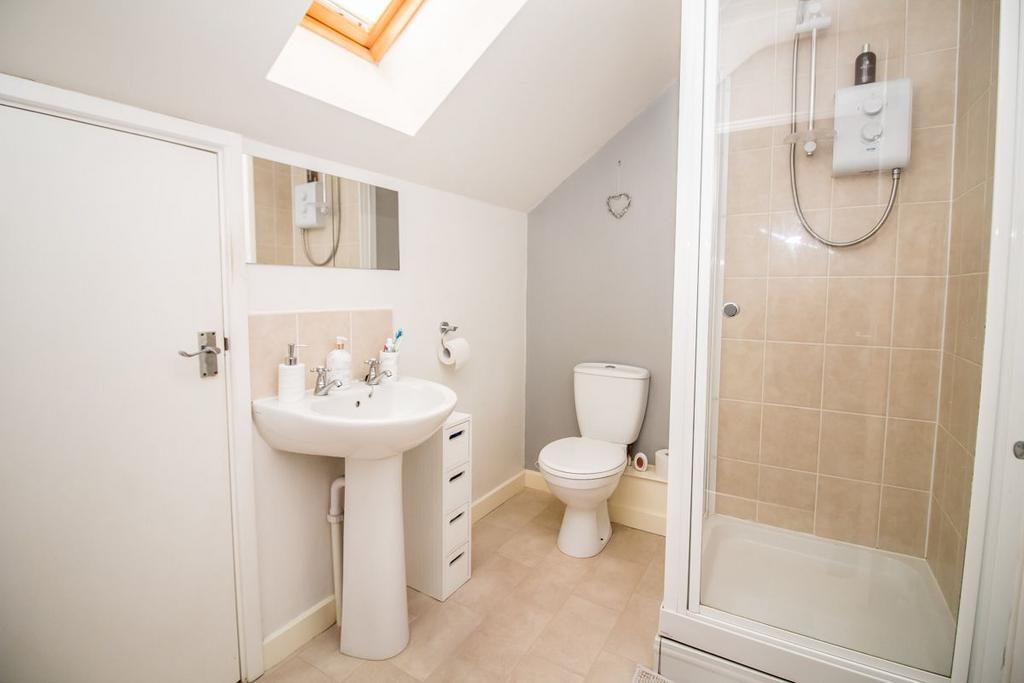 Bedroom One En-suite.