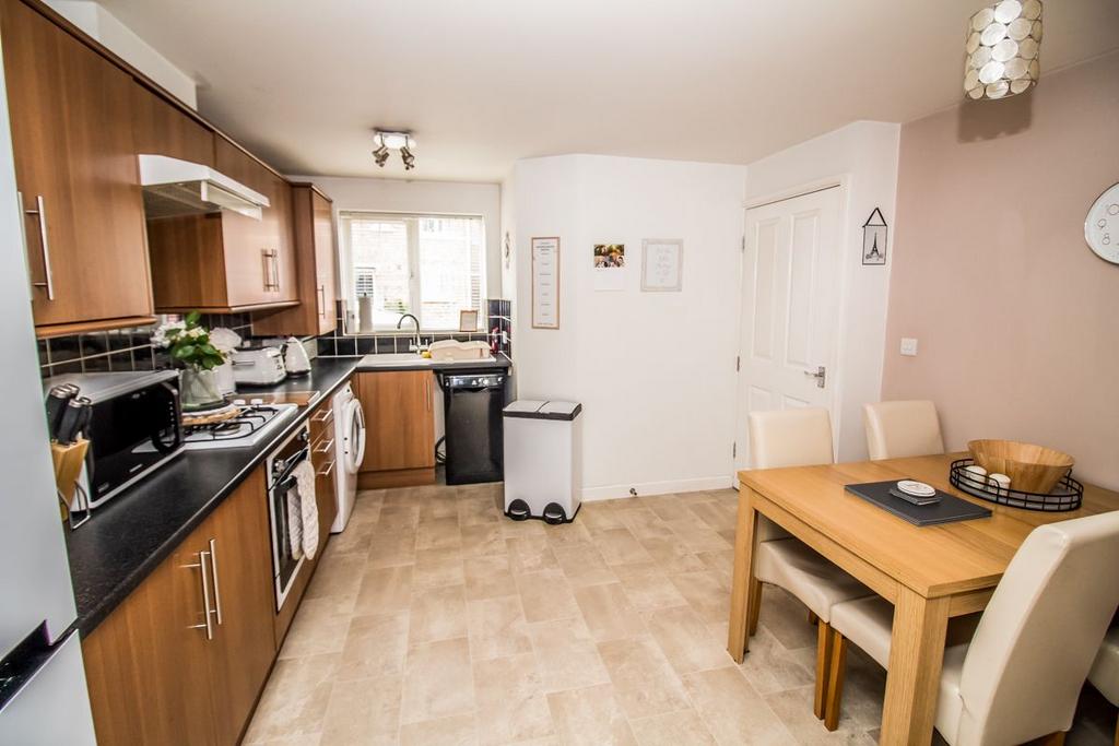 Kitchen Pic 2.