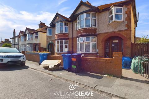 3 bedroom semi-detached house for sale, Barry Road North, Rhyl LL18