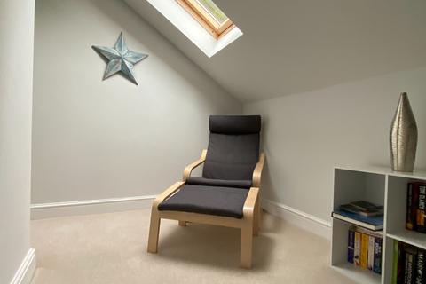 Apartment 2, 12 Coed Y Bryn, Dolgellau, LL40 2AX