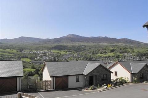 Apartment 2, 12 Coed Y Bryn, Dolgellau, LL40 2AX