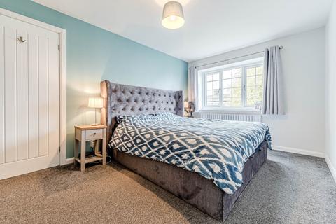 42 Long Row, Horsforth, Leeds, LS18 5AA