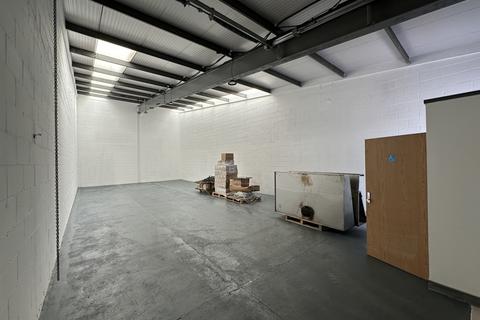 Industrial unit to rent, Golden Cross BN27