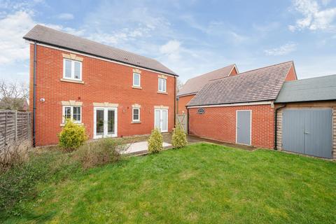 43 Badgers Drive, Wantage, OX12 9WJ