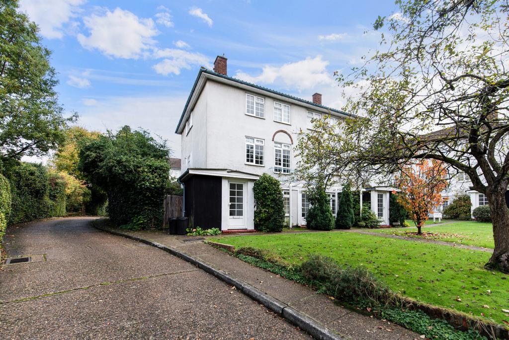 Ewell Road, Surbiton KT6 2 bed maisonette - £2,100 pcm (£485 pw)