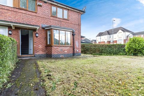 3 bedroom semi-detached house to rent, Moston Lane, Manchester M40