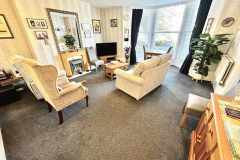 2 bedroom apartment for sale, St. Martins Avenue, North Yorkshire YO11