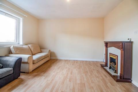 2 bedroom flat to rent, Dickson Avenue, Dundee DD2