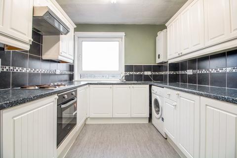 2 bedroom flat to rent, Dickson Avenue, Dundee DD2