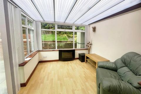 2 bedroom bungalow to rent, Cowal Crescent, Fife KY6