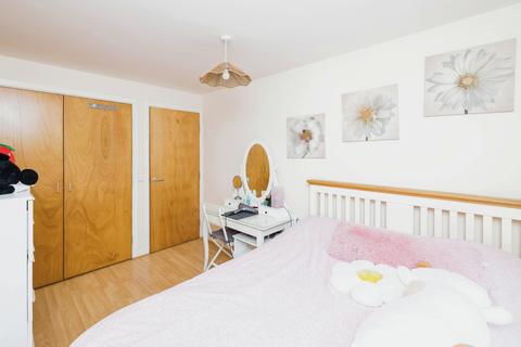 2 bedroom flat for sale, 2 St. Triduanas Rest, Midlothian EH7