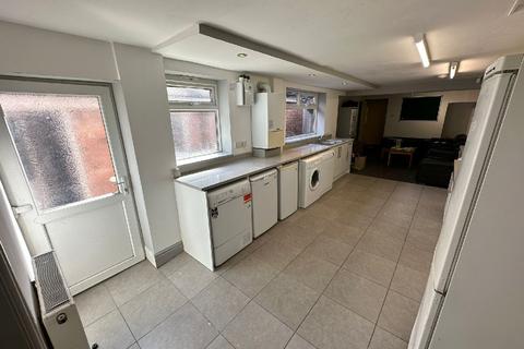 7 bedroom house share to rent, Birmingham B29