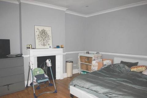 2 bedroom flat to rent, London, N5