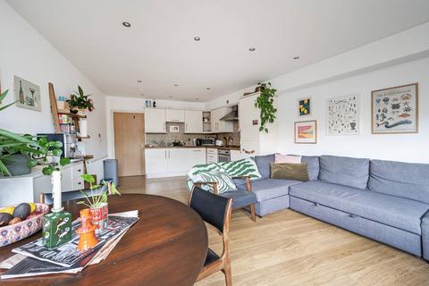 3 bedroom mews to rent, Stanford Mews, Dalston, London, E8