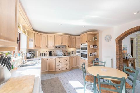 3 bedroom semi-detached house for sale, Three bedroom family home, Ingatestone CM4