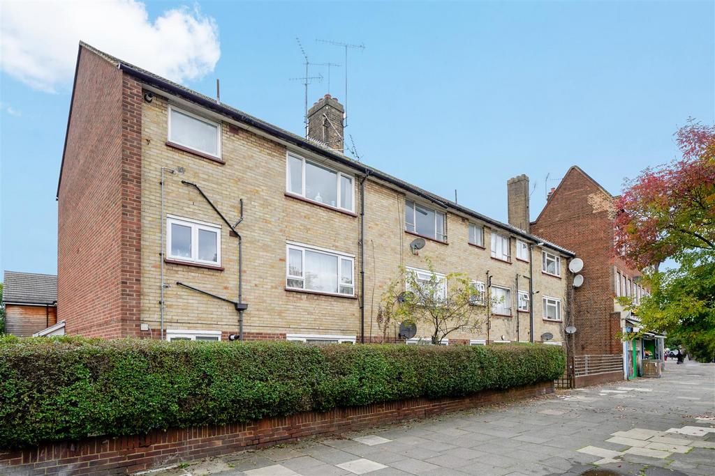 3 Sheppards Court, Horsenden Lane North - z4 Y9 QHIz