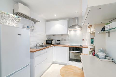 1 bedroom apartment for sale, Singapore Road, London W13