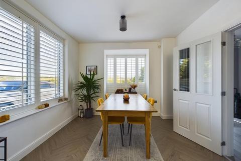 19 Browning Place, Coulsdon, CR5 3FN