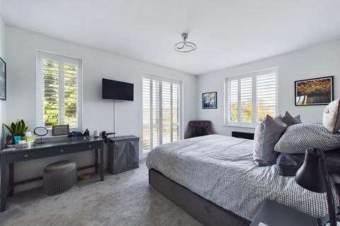 19 Browning Place, Coulsdon, CR5 3FN