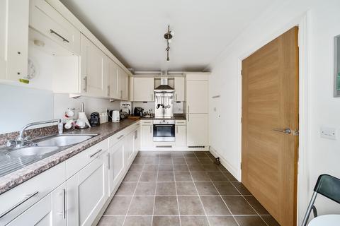 3 bedroom house for sale, Bois Hall Road, Addlestone, KT15