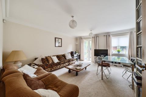 3 bedroom house for sale, Bois Hall Road, Addlestone, KT15