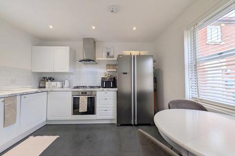 2 bedroom end of terrace house for sale, Routh Court, Feltham, TW14