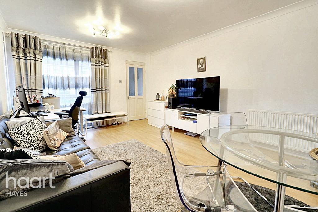 Cleave Avenue, Hayes 2 bed terraced house for sale £425,000