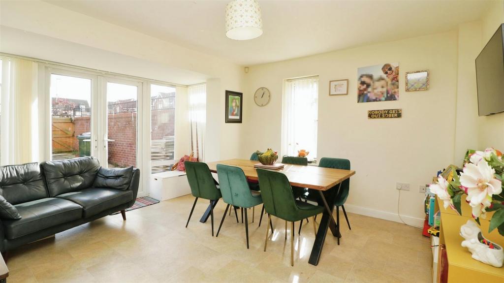 Family Dining Kitchen