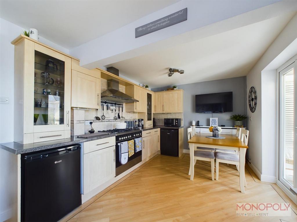 Kitchen/ dining room