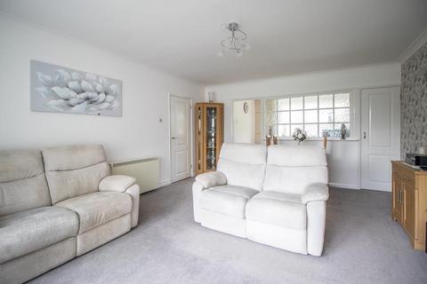 2 bedroom flat for sale, Colbert Avenue, Thorpe Bay SS1