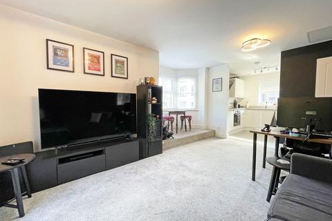 2 bedroom flat for sale, Station Road, Rushden, Northamptonshire, NN10 9FS