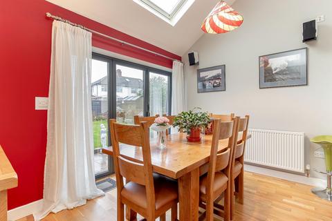 21 Derwent Road, Harrogate, HG1 4SG