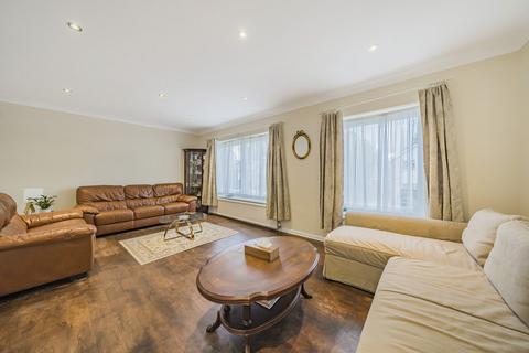 6 Oakham Drive, Bromley, BR2 0XE