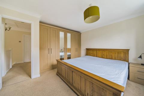6 Oakham Drive, Bromley, BR2 0XE