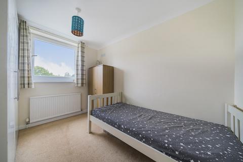 6 Oakham Drive, Bromley, BR2 0XE