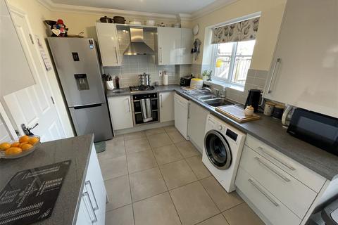 3 bedroom townhouse for sale, Ammonite Drive, Ipswich IP6