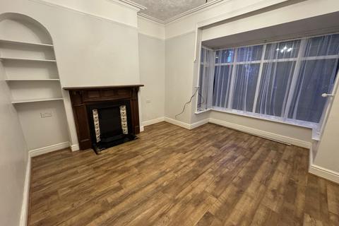 4 bedroom terraced house for sale, Nantwich Road, Crewe, Cheshire, CW2 6NU