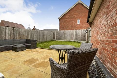 3 bedroom semi-detached house for sale, Leicestershire LE19