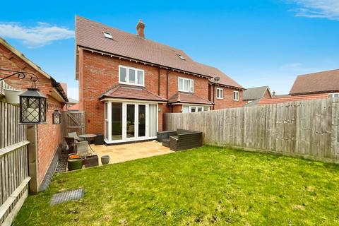 3 bedroom semi-detached house for sale, Leicestershire LE19