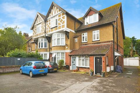 3 bedroom flat for sale, Norfolk Road, Littlehampton