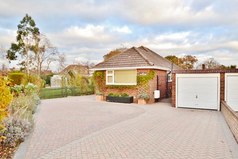 2 bedroom bungalow to rent, Midfields Close, Burgess Hill RH15