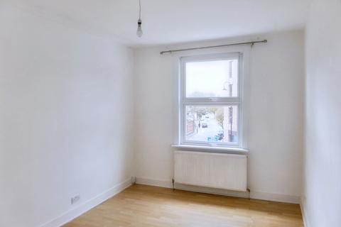 1 bedroom flat to rent, Station Road, London SE25