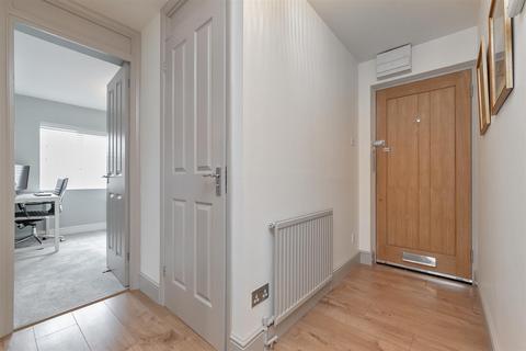 2 bedroom flat for sale, Burleigh Road, St. Albans