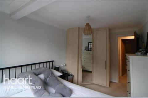 2 bedroom flat to rent, Tylersfield