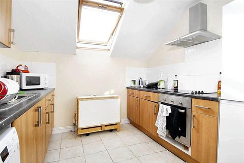 2 bedroom flat to rent, 2 Lockyer Road, Plymouth PL3