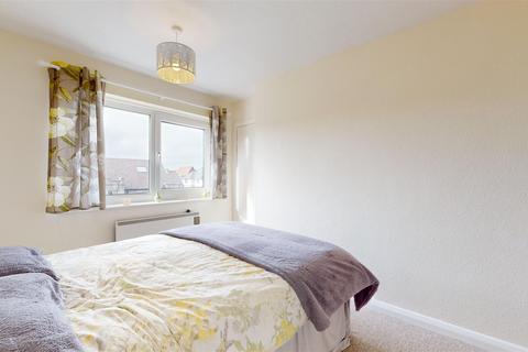 2 bedroom flat to rent, Rempstone Road, Swanage