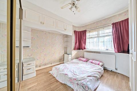 34 Kenneth Gardens, Stanmore, HA7 3SD