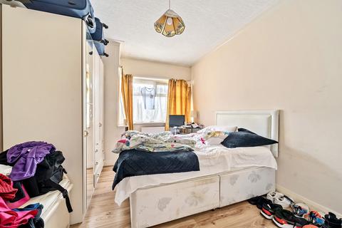 34 Kenneth Gardens, Stanmore, HA7 3SD