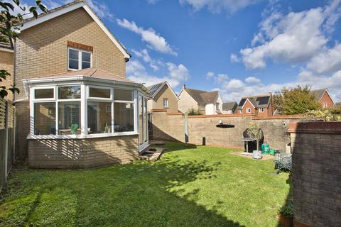 3 bedroom semi-detached house for sale, Thistledown, Walmer, CT14