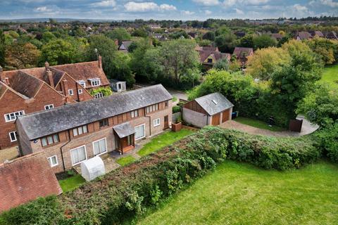 4 bedroom detached house for sale, Oakhill Road, Milton Keynes MK5